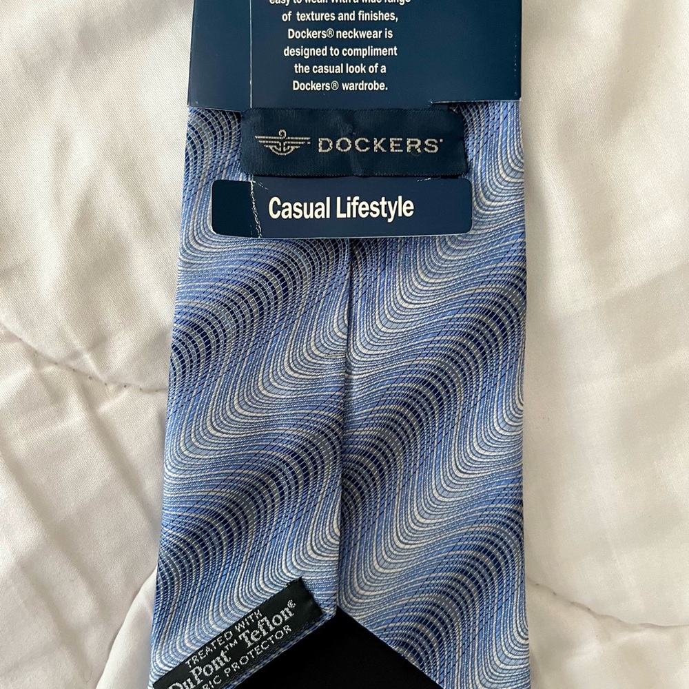 Dockers new with tags silk tie - Picture 2 of 5